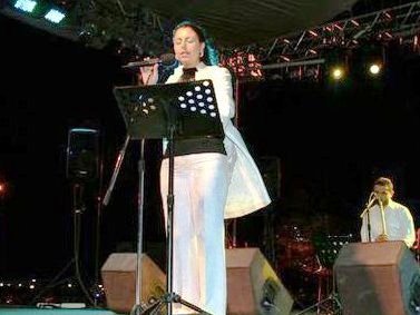 �KS�ZO�LU ndan muhte�em bir �iir resitali